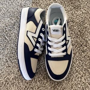 New! Mens size 6 Vintage Vans